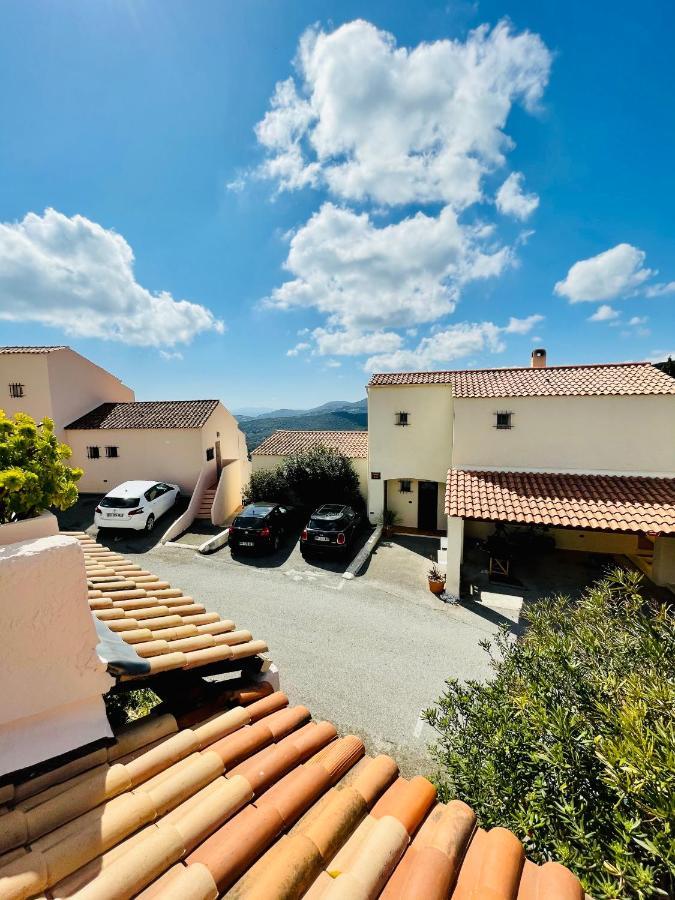 Superbe T2 Avec Vue Mer Et Piscine La Croix-Valmer Exterior foto
